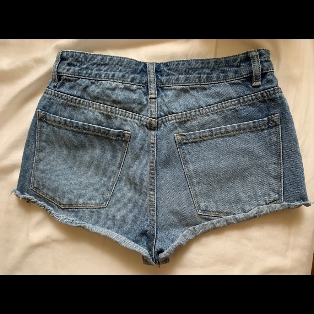 Amuse Society Jean Shorts - Picture 3 of 5
